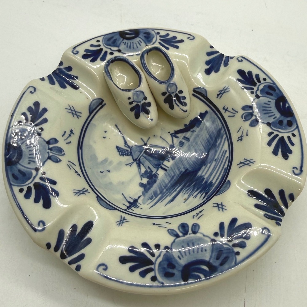 Regina Delft Blue Hand Painted Holland Windmill Ashtray with Miniature Clogs